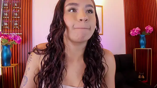 Snapshot of Zayda_1 chatting on 02.25.26 Zayda 1 online show from 02.25.26