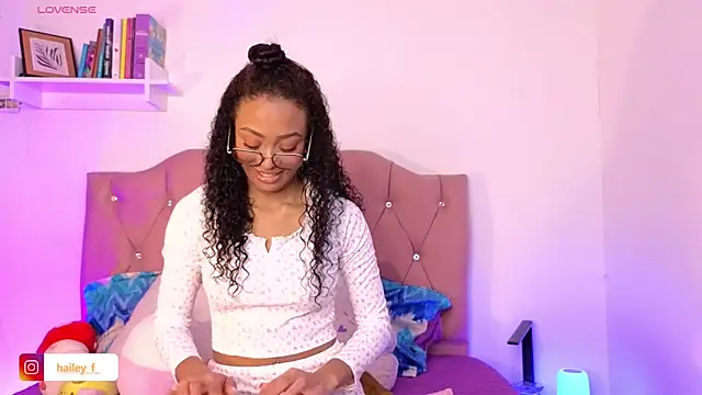 Heily Fox online show from 02.28.25