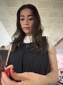 Snapshot of Yulia_sx chatting on 12.22.24 Yulia sx online show from 12.22.24