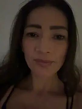 Snapshot of Yulia_sx chatting on 01.05.25 Yulia sx online show from 01.05.25