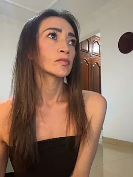 Snapshot of Yulia_sx chatting on 01.25.25 Yulia sx online show from 01.25.25