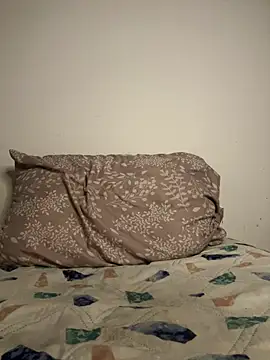 Snapshot of Yulia_sx chatting on 02.14.25 Yulia sx online show from 02.14.25