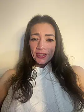 Snapshot of Yulia_sx chatting on 02.27.25 Yulia sx online show from 02.27.25