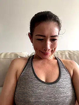 Snapshot of Yulia_sx chatting on 10.17.25 Yulia sx online show from 10.17.25