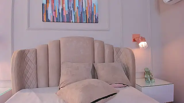 Snapshot of aria_greco chatting on 12.06.24 aria greco online show from 12.06.24