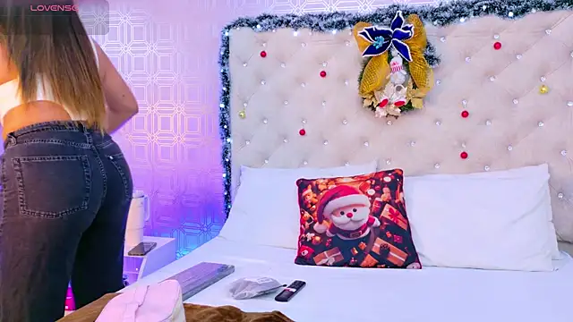 Sara Desire online show from 12.04.25