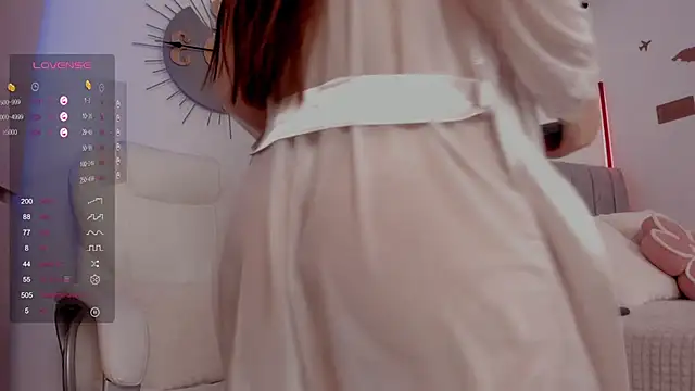 Snapshot of imsofia_ chatting on 09.26.25 imsofia  online show from 09.26.25