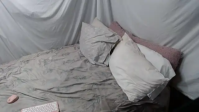 allissonw13 online show from 11.10.25