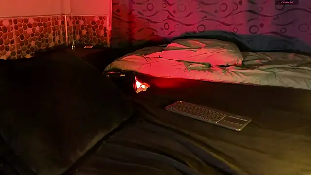 Snapshot of Teo_skinny chatting on 02.12.25 Teo skinny online show from 02.12.25