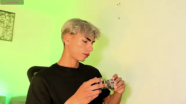 Snapshot of Teo_skinny chatting on 09.11.25 Teo skinny online show from 09.11.25