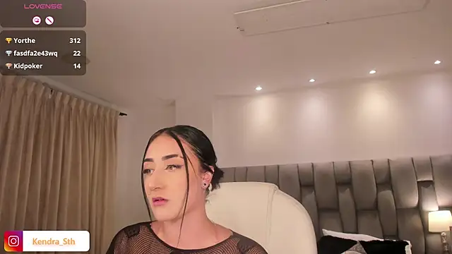 Snapshot of kendra_scoth chatting on 02.06.25 kendra scoth online show from 02.06.25