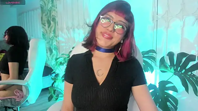 Snapshot of cute_hollywood chatting on 09.25.25 cute hollywood online show from 09.25.25