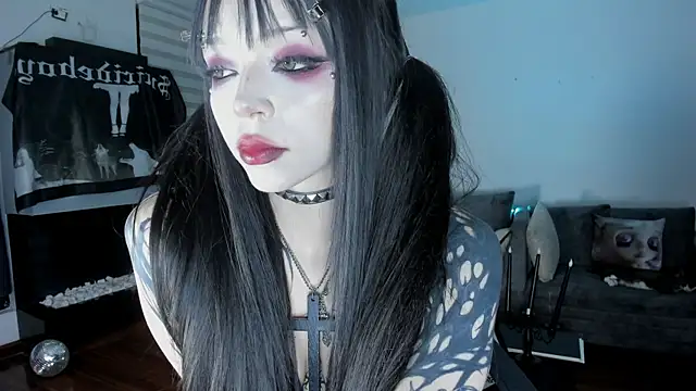 Snapshot of SophieHill_gh chatting on 04.28.26 SophieHill gh online show from 04.28.26
