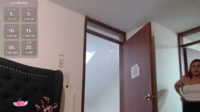 Snapshot of EmaGw chatting on 11.09.25 EmaGw online show from 11.09.25