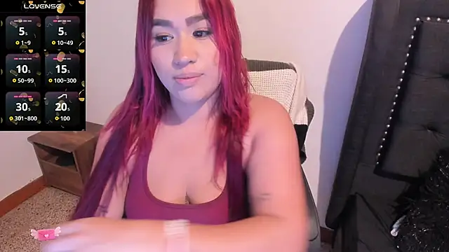 Snapshot of EmaGw chatting on 11.23.25 EmaGw online show from 11.23.25