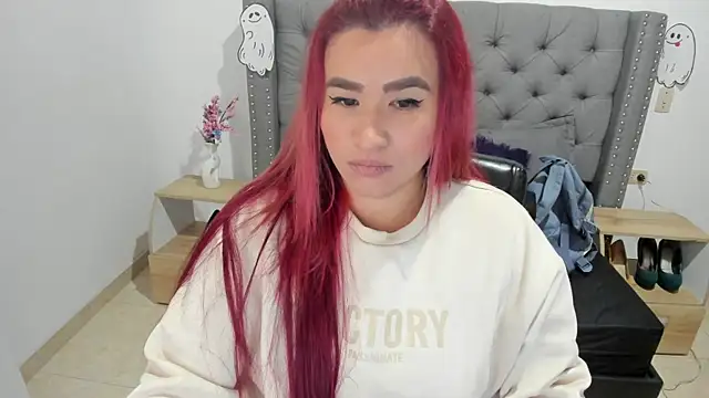 Snapshot of EmaGw chatting on 01.05.26 EmaGw online show from 01.05.26