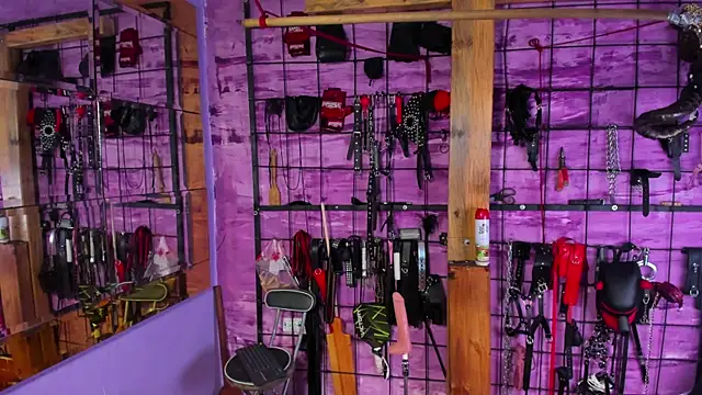 Snapshot of alexia_aitanaa_ chatting on 10.30.25 alexia aitanaa online show from 10.30.25