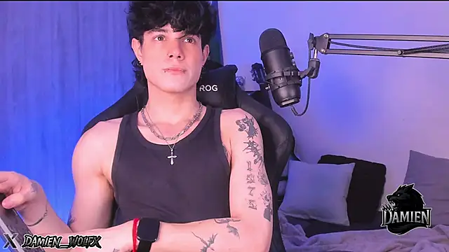 Snapshot of cinnamon_boyxxx chatting on 09.20.25 cinnamon boyxxx online show from 09.20.25