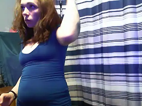 Snapshot of Genevieve143 chatting on 01.12.25 Genevieve143 online show from 01.12.25