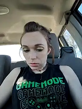 Snapshot of Genevieve143 chatting on 01.18.25 Genevieve143 online show from 01.18.25