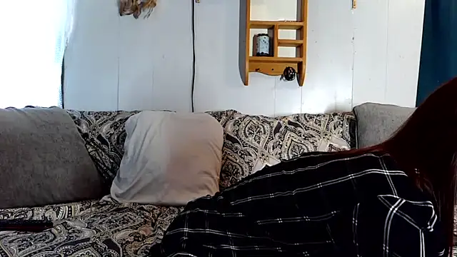 Snapshot of Genevieve143 chatting on 11.06.25 Genevieve143 online show from 11.06.25