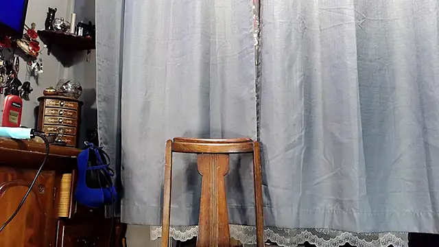 Snapshot of Genevieve143 chatting on 02.22.26 Genevieve143 online show from 02.22.26