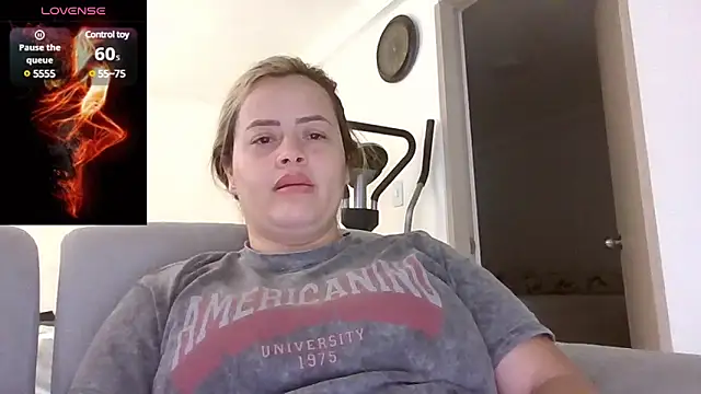 Snapshot of saramartinez1000 chatting on 01.29.25 saramartinez1000 online show from 01.29.25