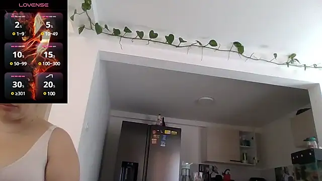 Snapshot of saramartinez1000 chatting on 02.13.25 saramartinez1000 online show from 02.13.25