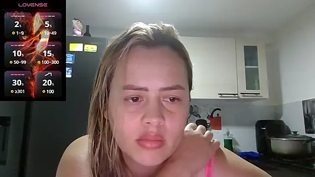 Snapshot of saramartinez1000 chatting on 02.21.25 saramartinez1000 online show from 02.21.25