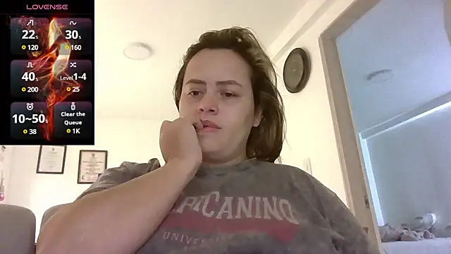 Snapshot of saramartinez1000 chatting on 03.17.25 saramartinez1000 online show from 03.17.25