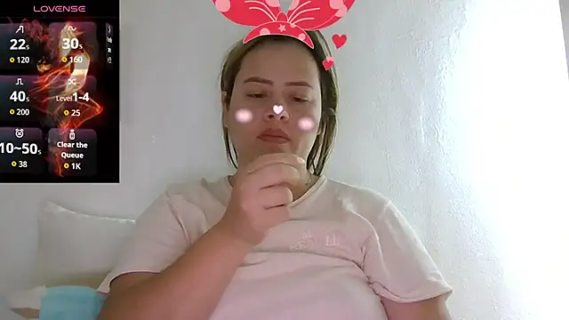 Snapshot of saramartinez1000 chatting on 09.17.25 saramartinez1000 online show from 09.17.25