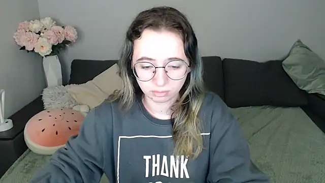 Mini Diva online show from 10.24.25