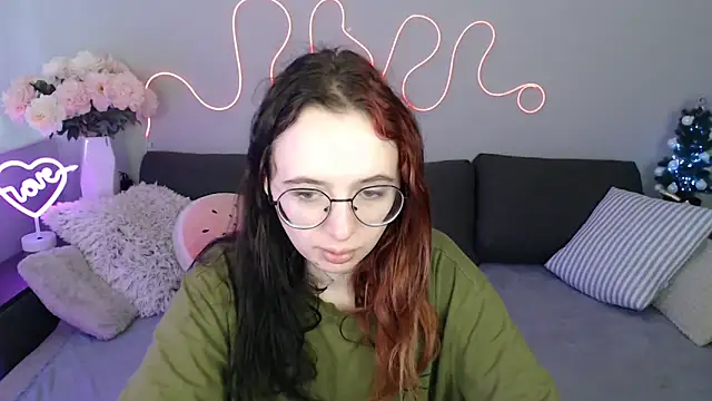 Mini Diva online show from 12.19.25