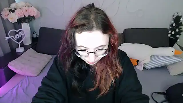 Mini Diva online show from 04.04.26