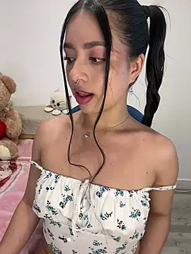 AliceJovovich online show from 01.28.25