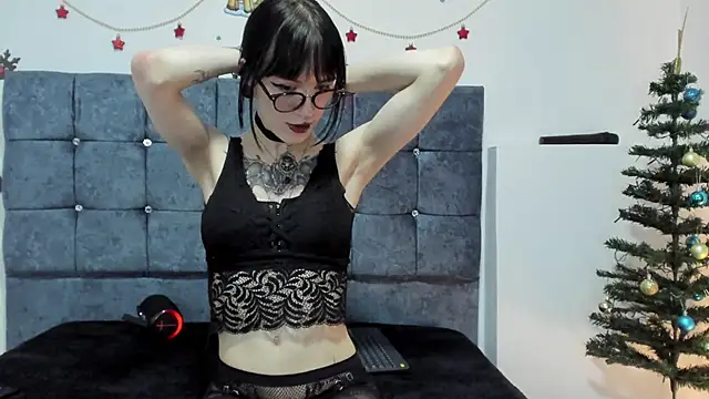 Snapshot of bathory_vamps chatting on 12.10.24 bathory vamps online show from 12.10.24