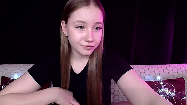 Snapshot of SindiWatsoon chatting on 12.12.24 SindiWatsoon online show from 12.12.24