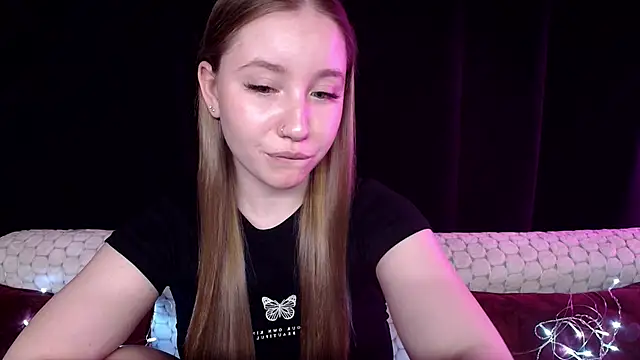 Snapshot of SindiWatsoon chatting on 12.15.24 SindiWatsoon online show from 12.15.24