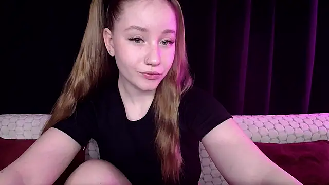 Snapshot of SindiWatsoon chatting on 12.25.24 SindiWatsoon online show from 12.25.24