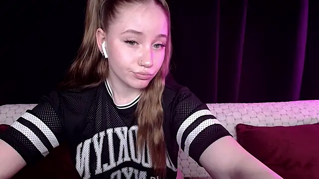 Snapshot of SindiWatsoon chatting on 01.26.25 SindiWatsoon online show from 01.26.25