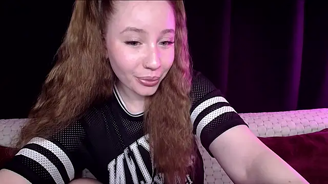 Snapshot of SindiWatsoon chatting on 03.06.25 SindiWatsoon online show from 03.06.25