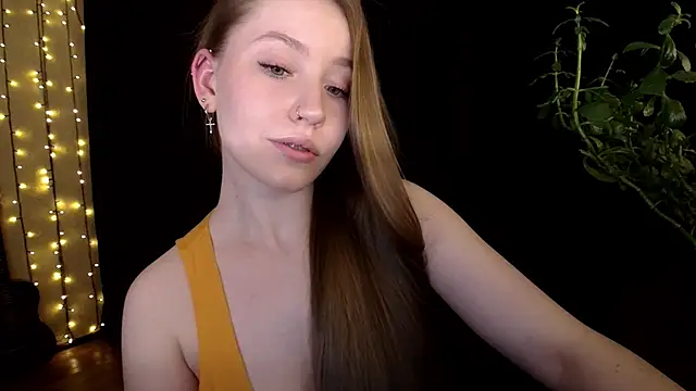 Snapshot of SindiWatsoon chatting on 10.21.25 SindiWatsoon online show from 10.21.25