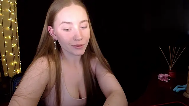Snapshot of SindiWatsoon chatting on 05.18.26 SindiWatsoon online show from 05.18.26