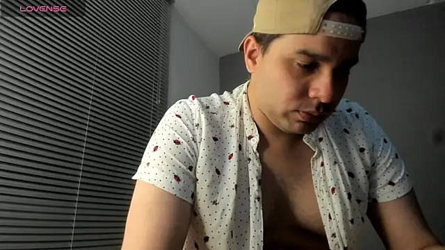 Snapshot of Latin_boy_surprisee chatting on 05.03.26 Latin boy surprisee online show from 05.03.26