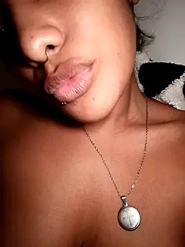 VictoireFeller online show from 10.01.25