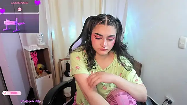 setzuna  online show from 10.04.25