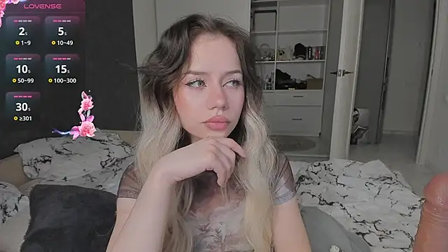 KellyBarton online show from 12.19.24