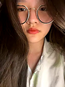 Krixxi22 online show from 10.12.25