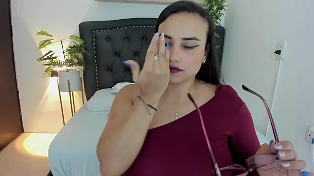 zoe danae  online show from 01.15.25