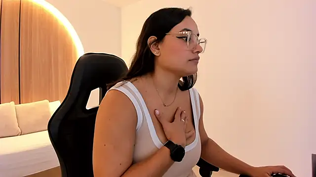 zoe danae  online show from 09.30.25